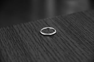 外された結婚指輪